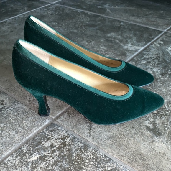 emerald green velvet heels